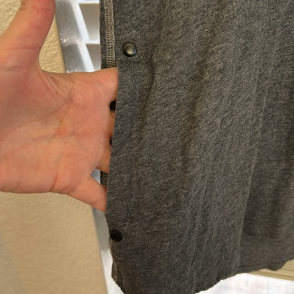 Crazy Shirts Women’s Gray Long Sleeve Hoodie Hooded T-Shirt Sz M Hawaii Turtle - Picture 3 of 13